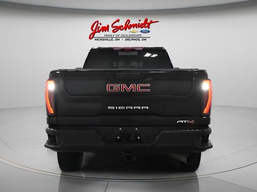 2025 GMC Sierra 2500 AT4