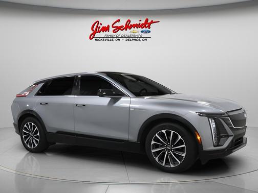 Argent Silver Metallic 2024 Cadillac LYRIQ Sport