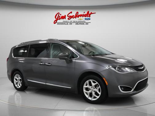 2018 Chrysler Pacifica Touring-L