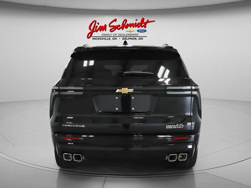Mosaic Black Metallic 2026 Chevrolet Traverse High Country
