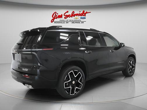 Mosaic Black Metallic 2026 Chevrolet Traverse High Country