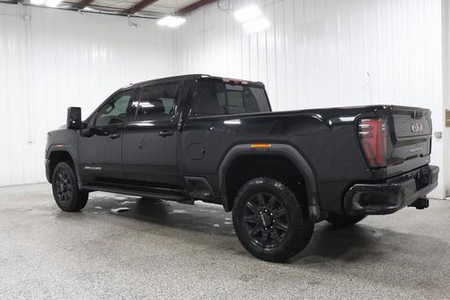 2025 GMC Sierra 2500 AT4