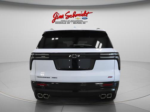 Polar White Tricoat 2026 Chevrolet Traverse RS