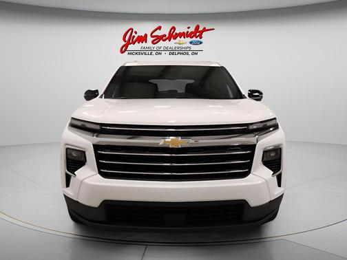 Summit White 2026 Chevrolet Traverse LT