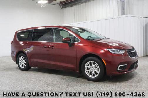 Velvet Red Pearlcoat 2023 Chrysler Pacifica Touring L