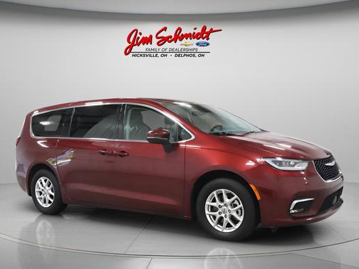 Velvet Red Pearlcoat 2023 Chrysler Pacifica Touring L