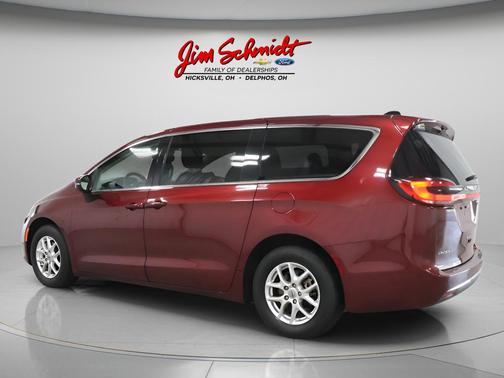 Velvet Red Pearlcoat 2023 Chrysler Pacifica Touring L