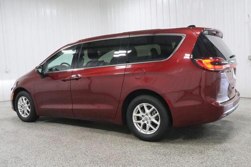 Velvet Red Pearlcoat 2023 Chrysler Pacifica Touring L