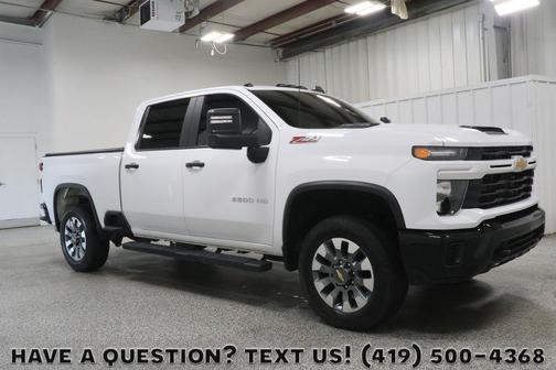 Summit White 2024 Chevrolet Silverado 2500 Custom