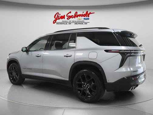 Sterling Gray Metallic 2024 Chevrolet Traverse RS