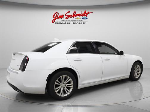 2017 Chrysler 300 Limited