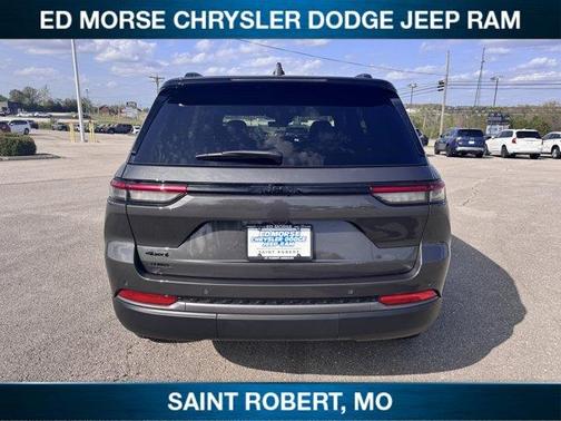 Metallic 2026 Jeep Grand Cherokee Laredo