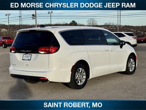 2026 Chrysler Voyager LX