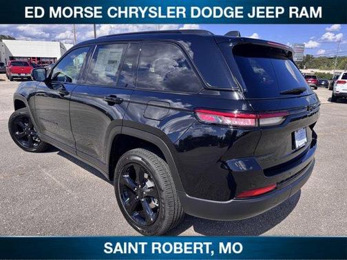 2025 Jeep Grand Cherokee Laredo
