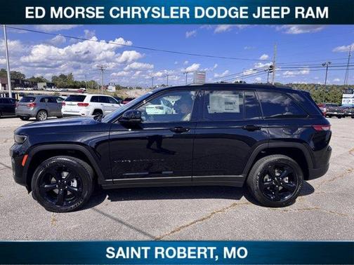 2025 Jeep Grand Cherokee Laredo