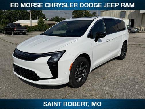 Bright White Clearcoat 2027 Chrysler Pacifica LIMITED