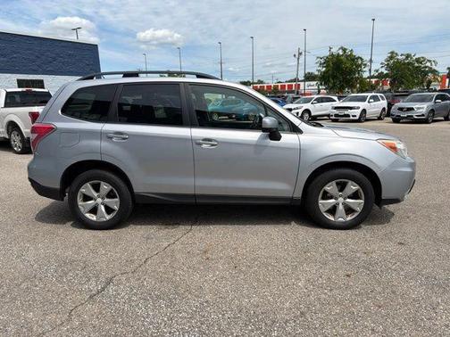 Ice Silver Metallic 2015 Subaru Forester 2.5i Premium