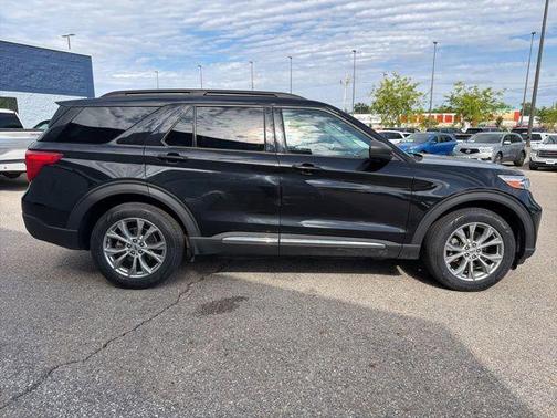 Black Metallic 2020 Ford Explorer XLT