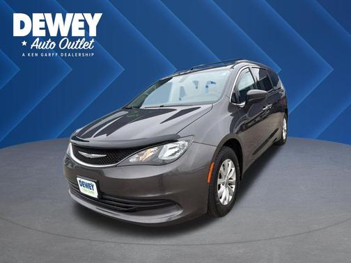 Granite Crystal Metallic Clearcoat 2017 Chrysler Pacifica Touring
