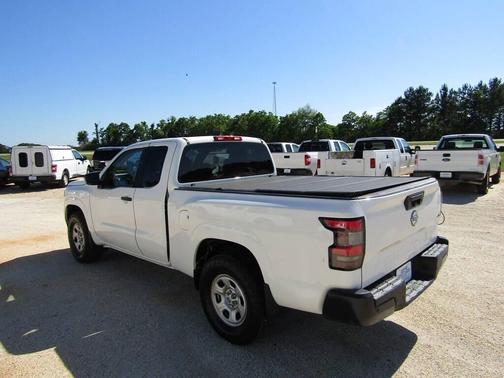 Glacier White 2022 Nissan Frontier S