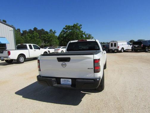 Glacier White 2022 Nissan Frontier S