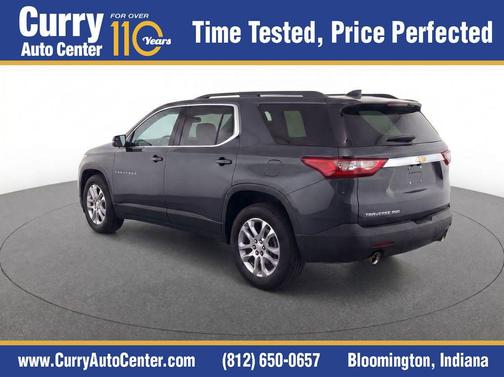 Graphite Metallic 2021 Chevrolet Traverse LT Cloth