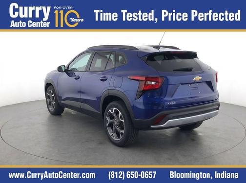 Blue Glow Metallic 2024 Chevrolet Trax LT