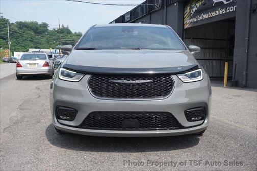 2022 Chrysler Pacifica Hybrid Touring L