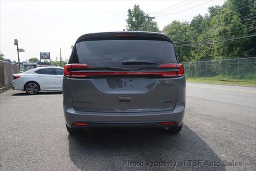 2022 Chrysler Pacifica Hybrid Touring L