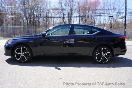 Super Black 2024 Nissan Altima SR Intelligent AWD