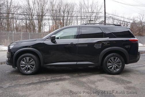 2025 Nissan Pathfinder SV FWD