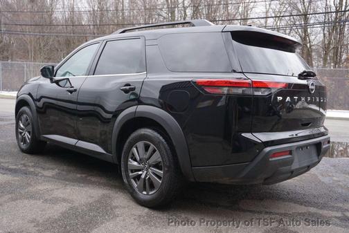 2025 Nissan Pathfinder SV FWD
