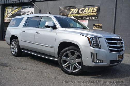 2017 Cadillac Escalade ESV Luxury