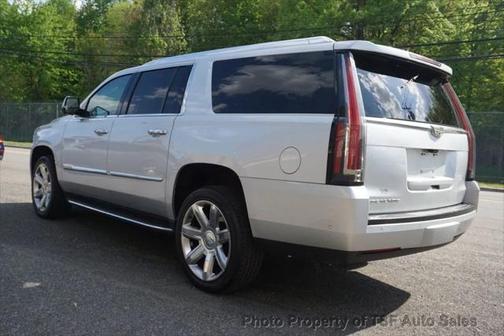2017 Cadillac Escalade ESV Luxury