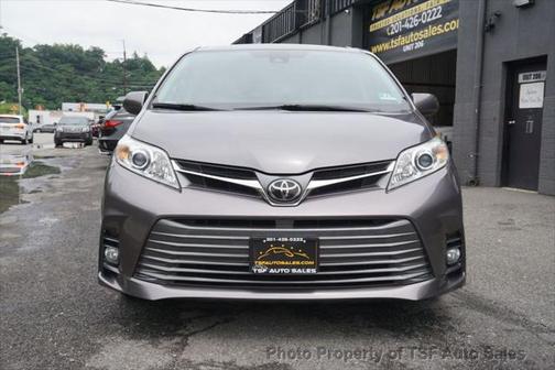 2018 Toyota Sienna XLE