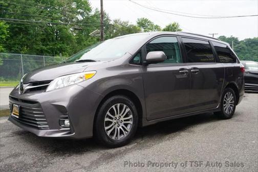 2018 Toyota Sienna XLE