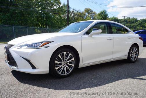 2019 Lexus ES 300h Base