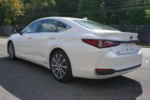 2019 Lexus ES 300h Base