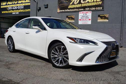 2019 Lexus ES 300h Base