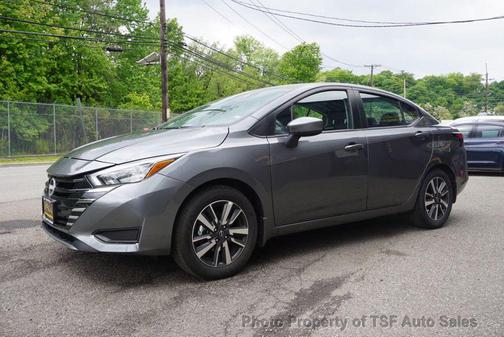 Gray Sky Pearl 2025 Nissan Versa 1.6 SV