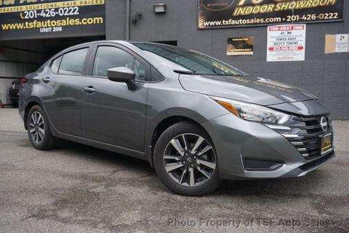 Gray Sky Pearl 2025 Nissan Versa 1.6 SV
