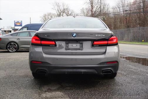 2022 BMW 530e Base