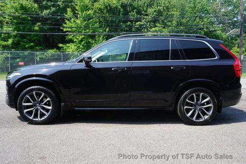 Onyx Black Metallic 2018 Volvo XC90 T6 Momentum