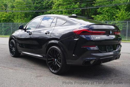 Black Sapphire Metallic 2024 BMW X6 xDrive40i