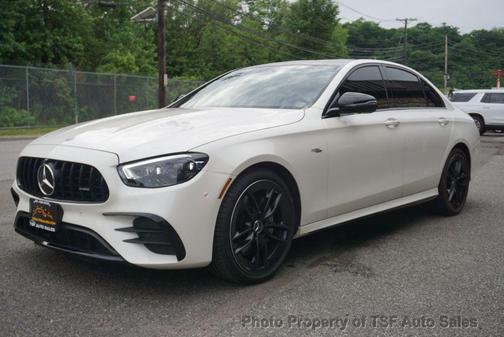 MANUFAKTUR Diamond White Metallic 2022 Mercedes-Benz E-Class AMG NIGHT PKG / AMG EXHAUST /PANO /20 INCH WHEELS
