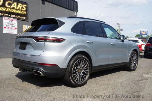 Dolomite Silver Metallic 2021 Porsche Cayenne S