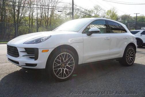 Carrara White Metallic 2020 Porsche Macan Macan