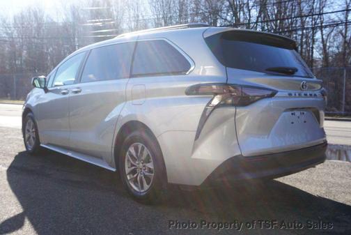 2024 Toyota Sienna XLE