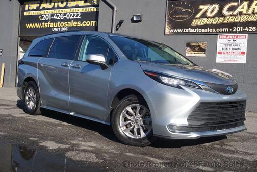 2024 Toyota Sienna XLE