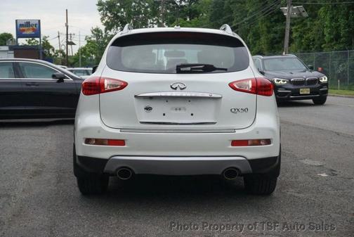 Majestic White 2017 INFINITI QX50 Base